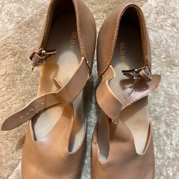 Old Navy Brown Platform Mary Jane Heels with Buckle - Picture 3 of 3